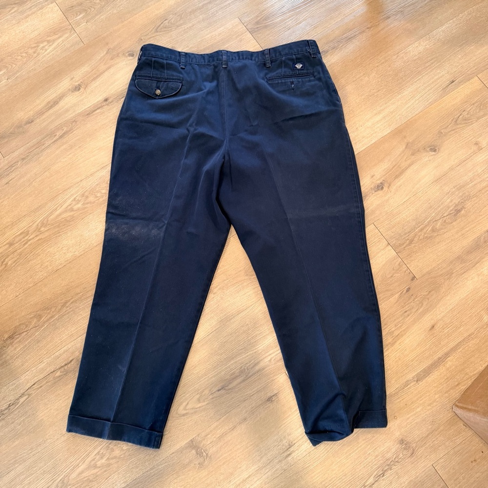 Dockers Pleated Blue Navy Khaki Pants. 42x30 - Picture 5 of 5